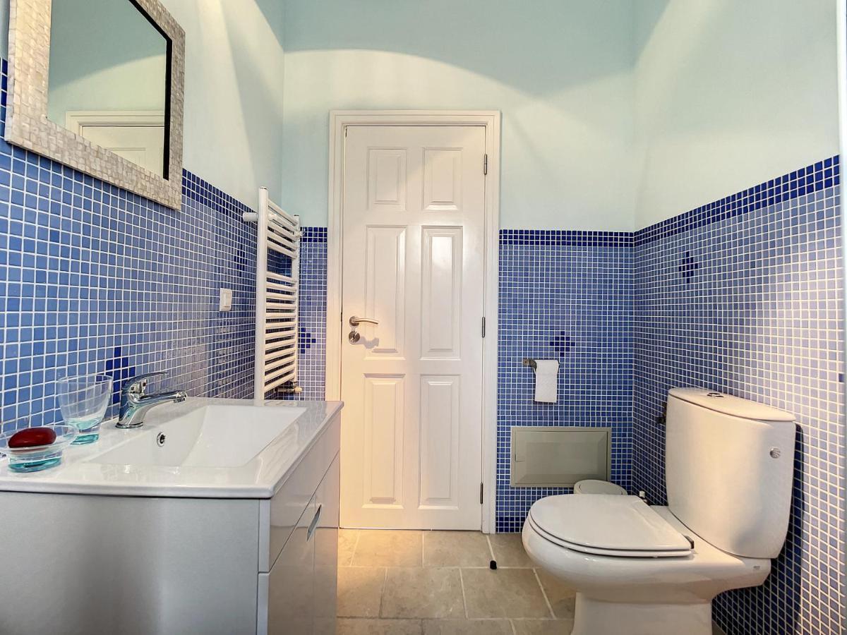 Vinhaticos Villa By Atlantic Holiday Порто Мониз Екстериор снимка
