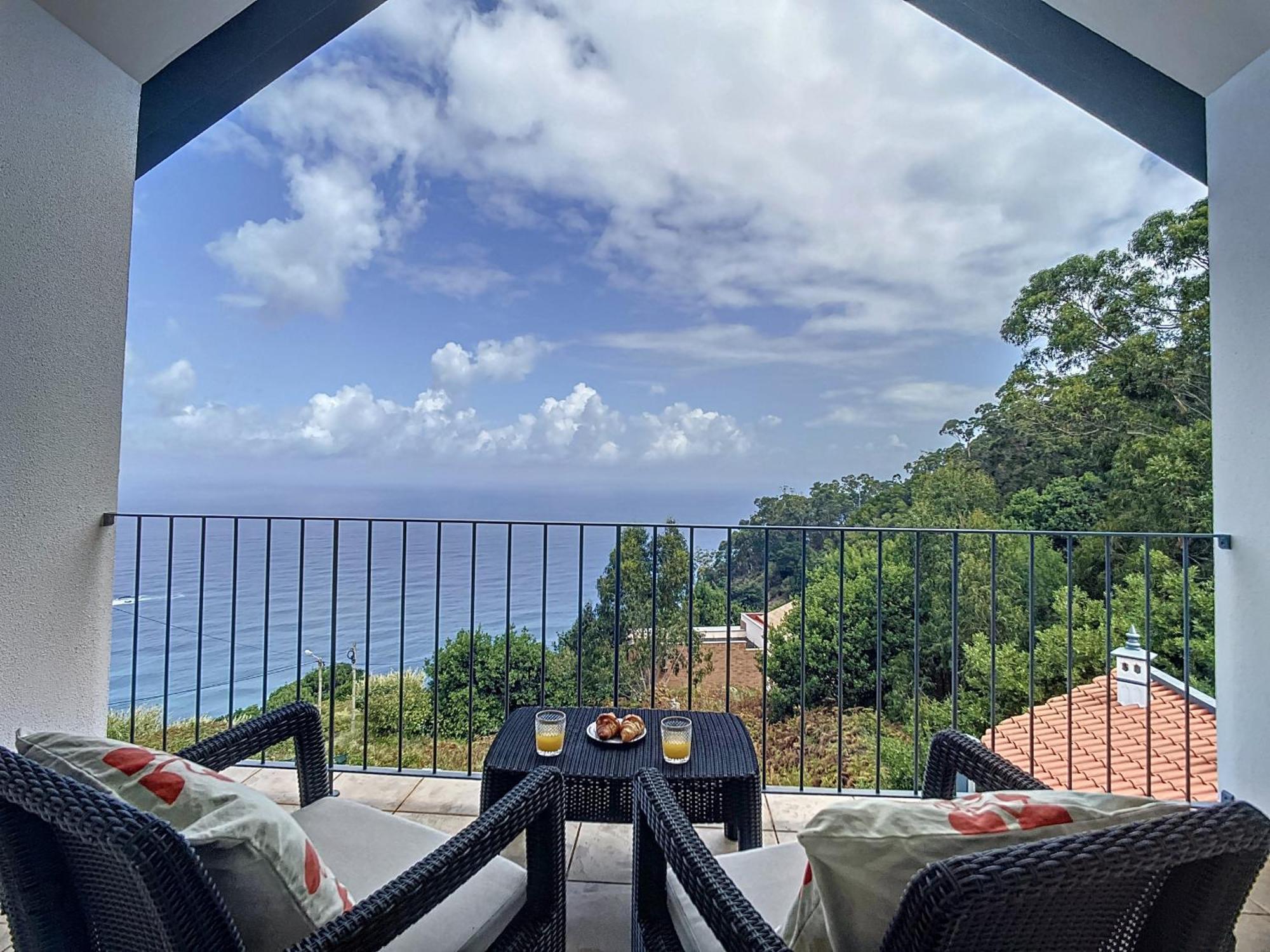 Vinhaticos Villa By Atlantic Holiday Порто Мониз Екстериор снимка