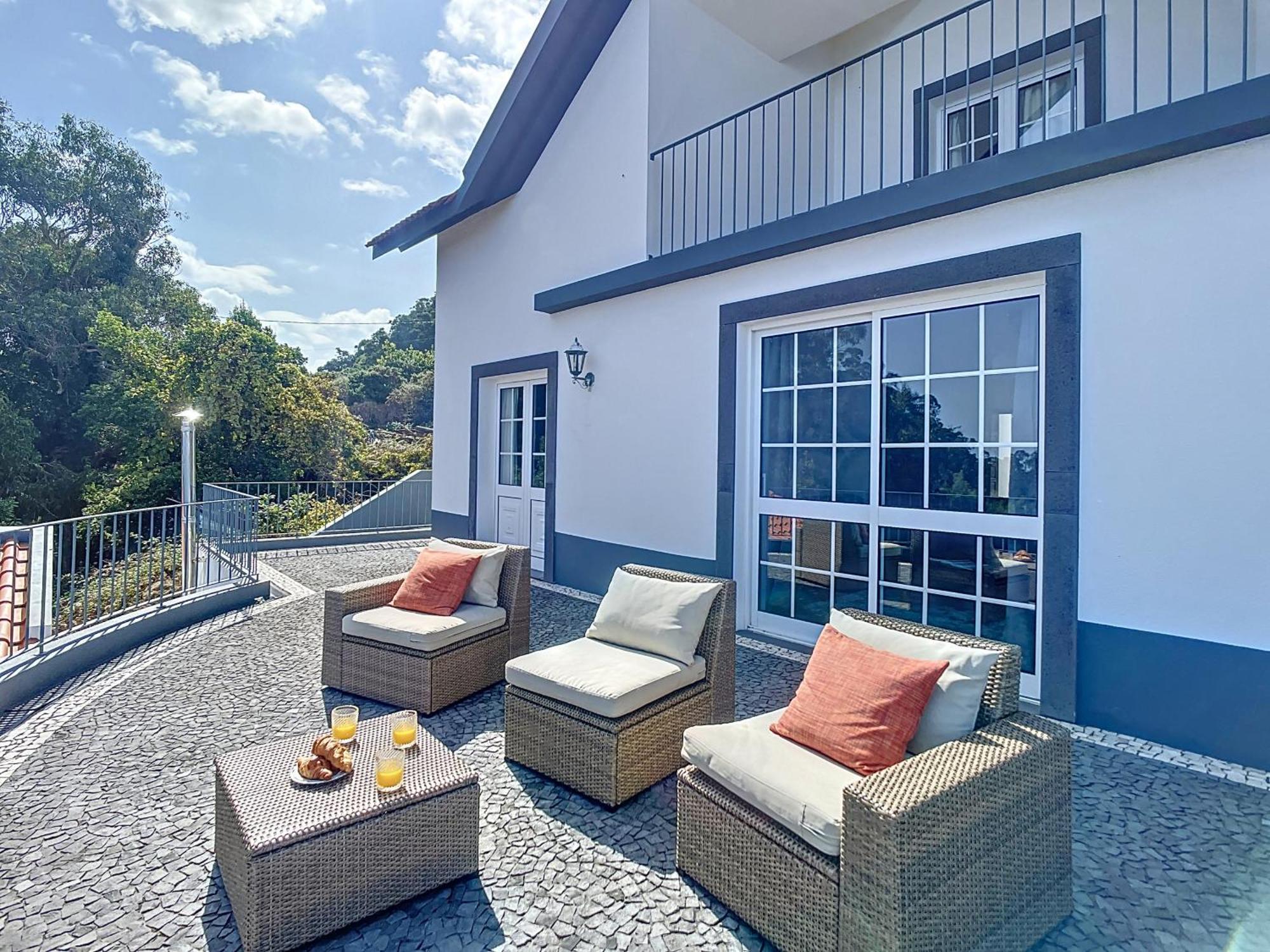 Vinhaticos Villa By Atlantic Holiday Порто Мониз Екстериор снимка